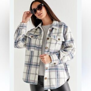 Mi Ami Francesca’s Hailey Button Front Plaid Shacket Sz S Jacket Fuzzy Comfy